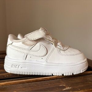 Nike Air Force 1 Low EasyOn ‘Triple White’ (FN0236-111) Toddler Lightweight Shoe